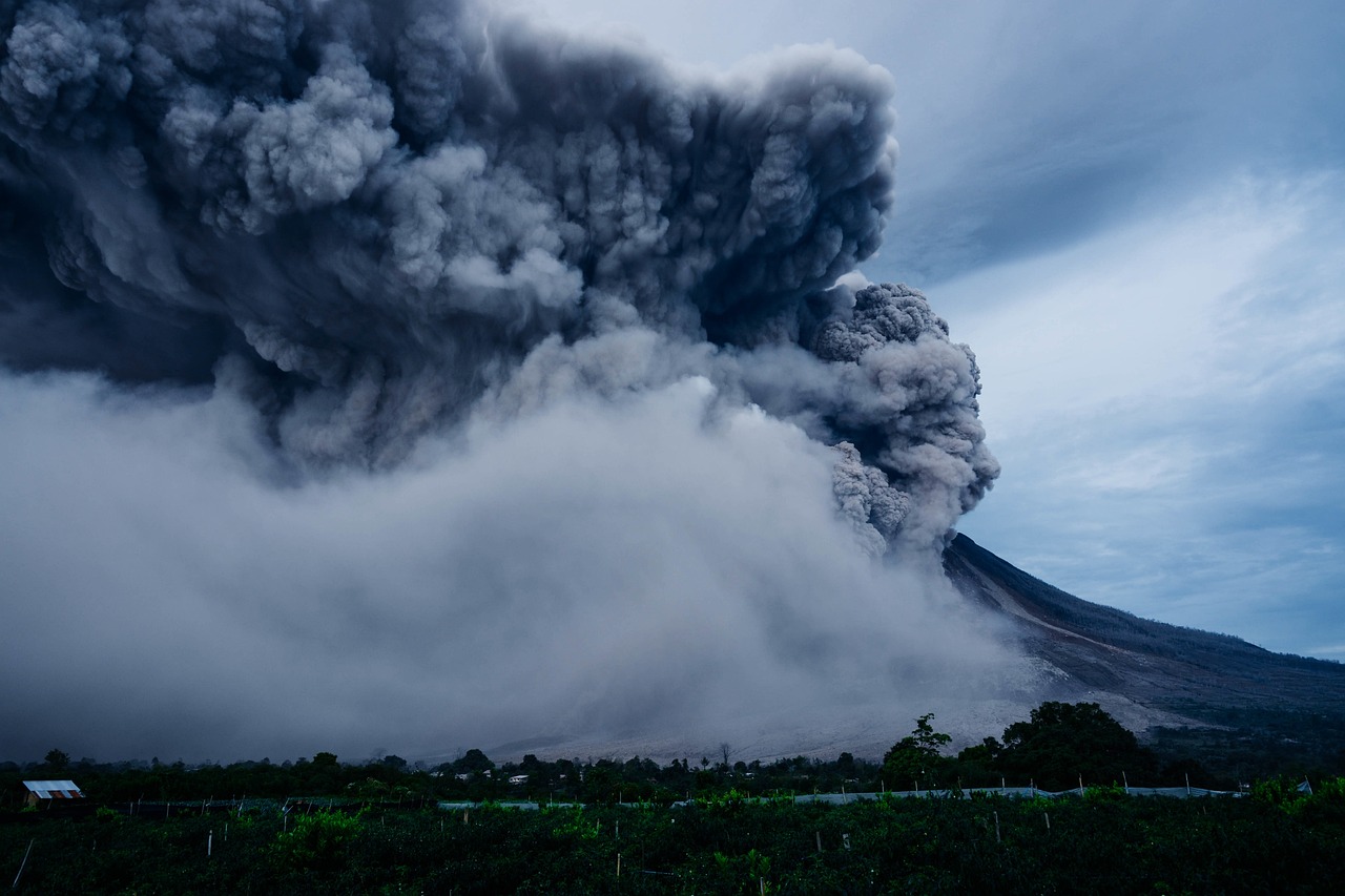 日本富士山最新动态，地质活跃引发旅游热潮