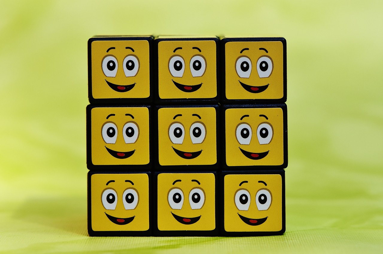 最新Emoji表情含义图解详解，全面解析emoji表情符号的意义
