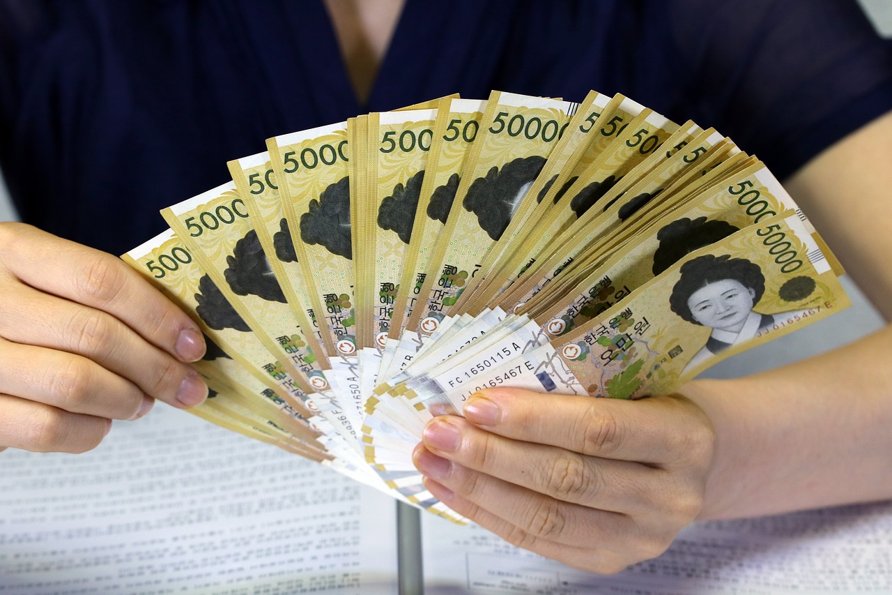最新证券评级发布，市场趋势分析与投资建议解读